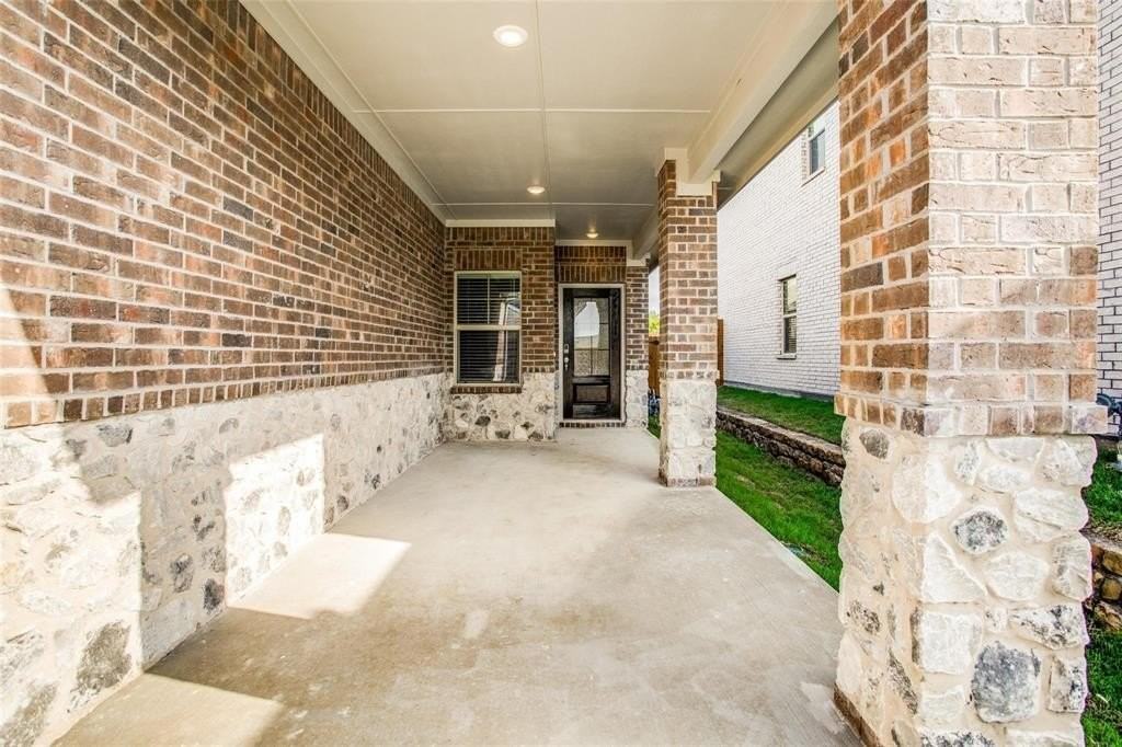 612 Mckenna Dr - Photo 3 of 15
