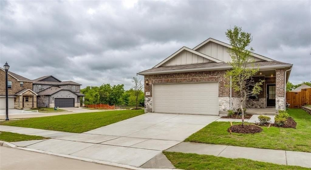 612 Mckenna Dr - Photo 4 of 15