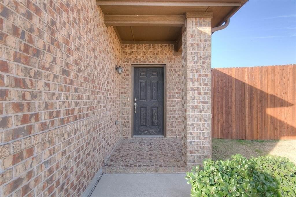 1205 Glen Ct - Photo 4 of 22