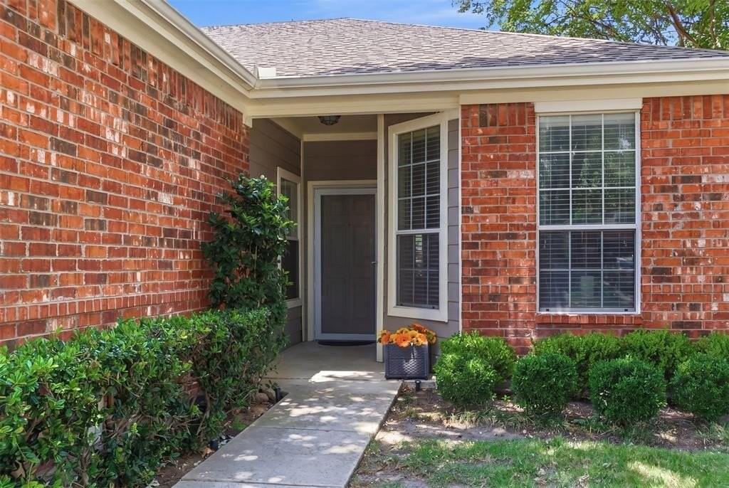7257 Rembrandt Dr - Photo 4 of 23