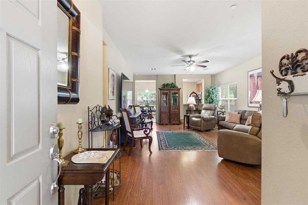 7257 Rembrandt Dr - Photo 5 of 23