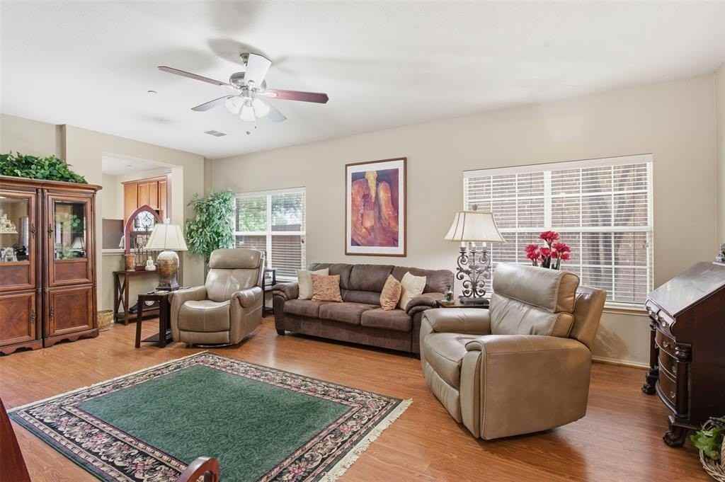 7257 Rembrandt Dr - Photo 6 of 23