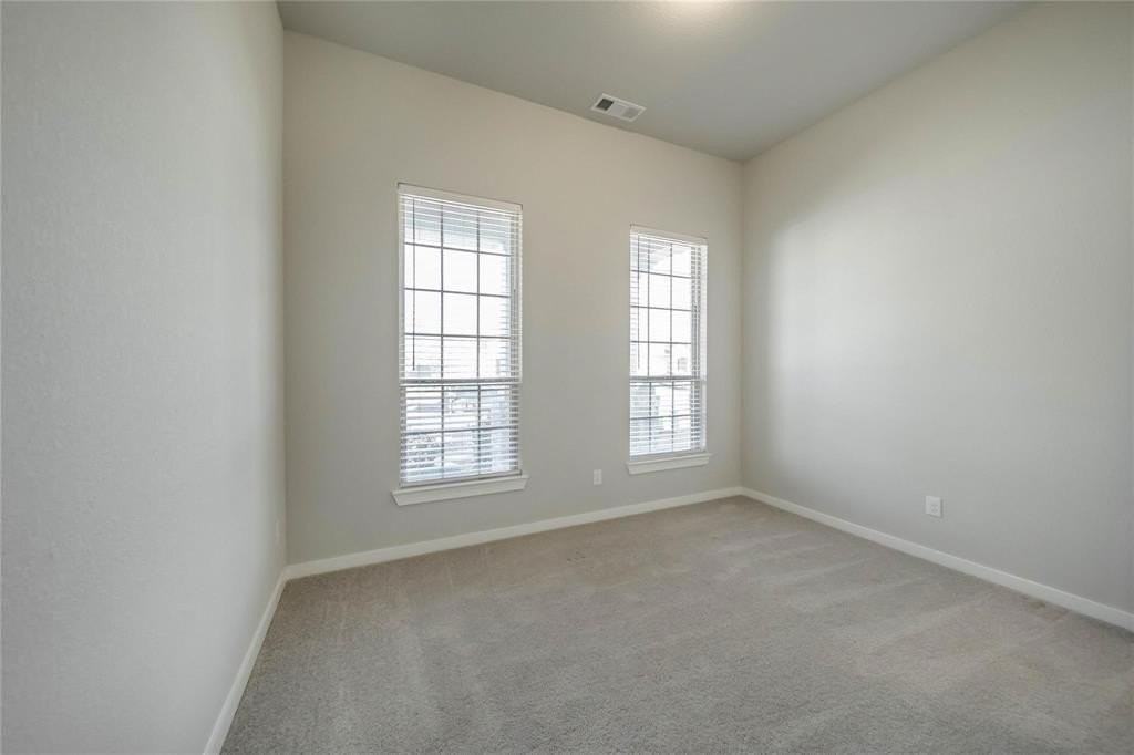 1113 Sheldon Dr - Photo 3 of 35