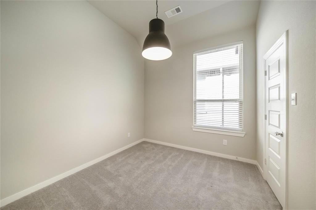 1113 Sheldon Dr - Photo 6 of 35