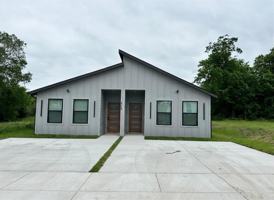 featured image of 2113 Henry St #A
