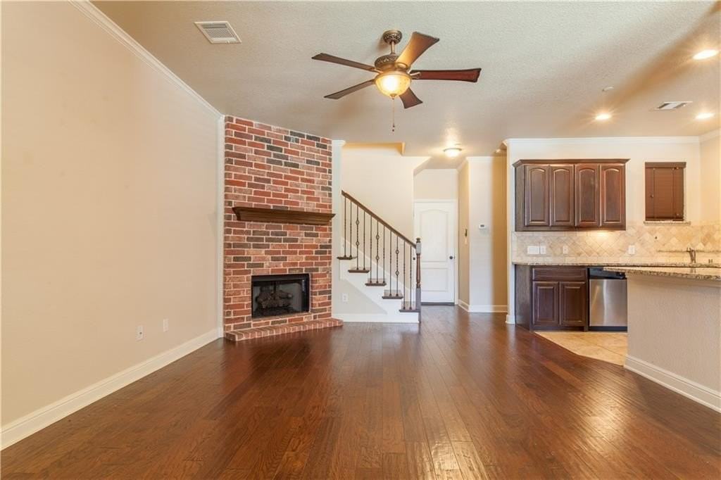 1805 Desoto Dr - Photo 2 of 26