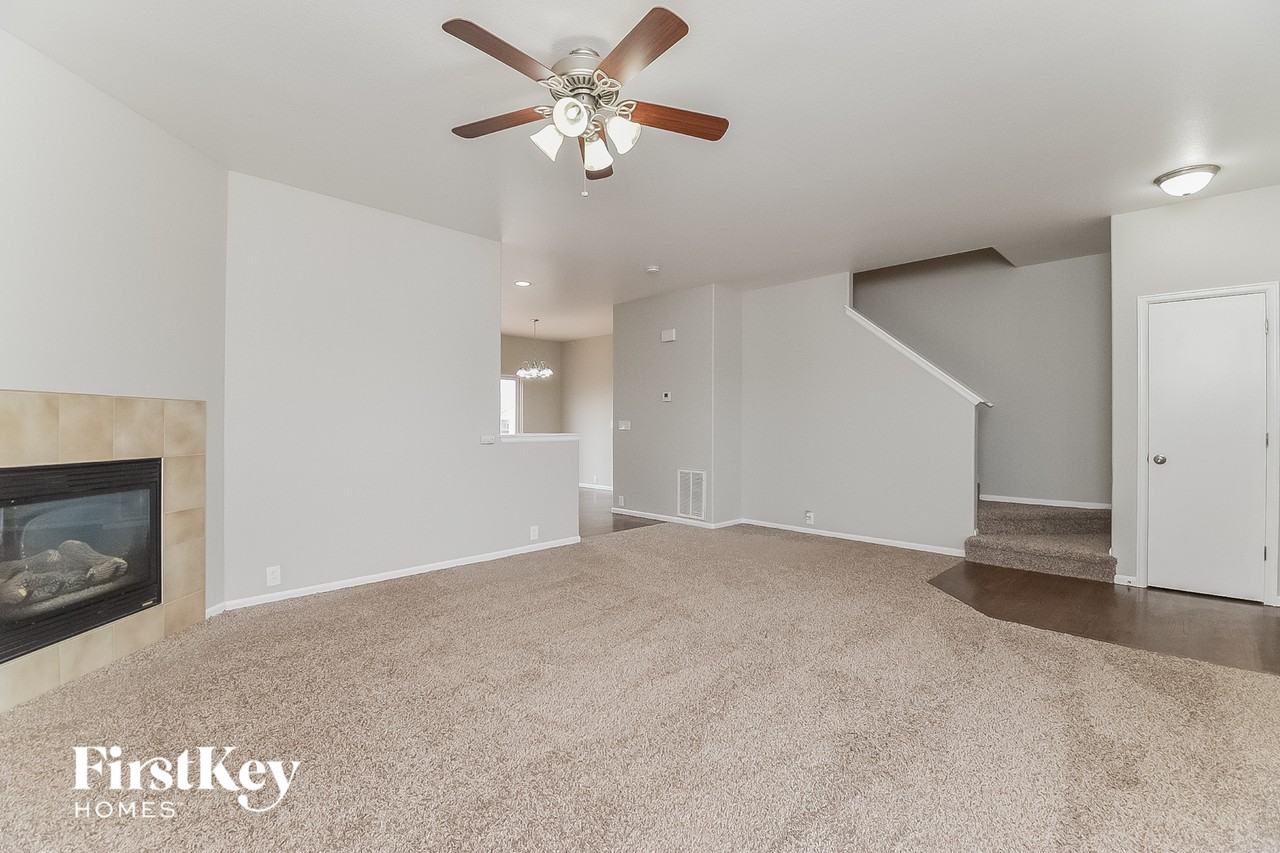 9314 Prairie Dunes Rd - Photo 3 of 15
