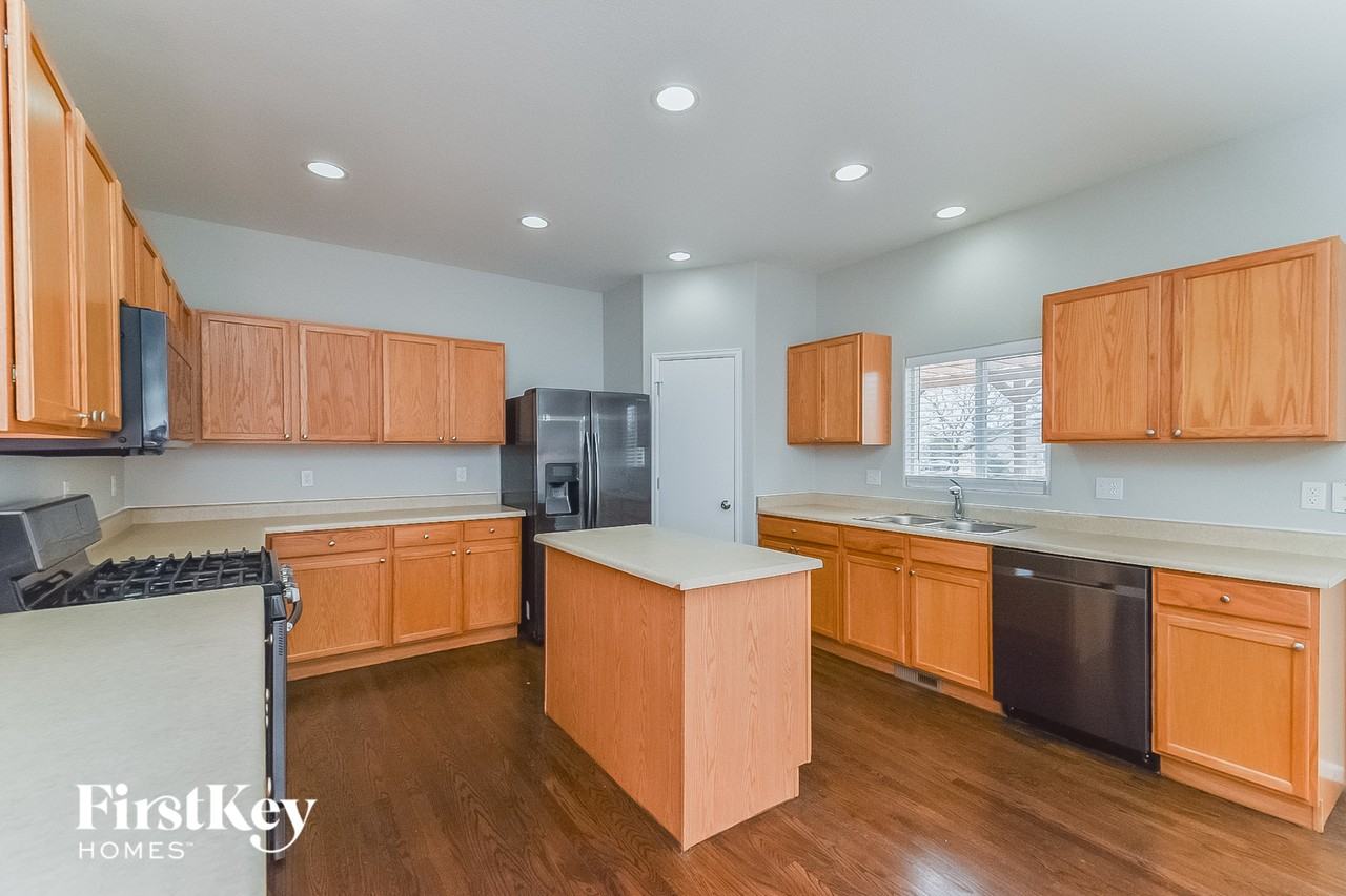 9314 Prairie Dunes Rd - Photo 5 of 15