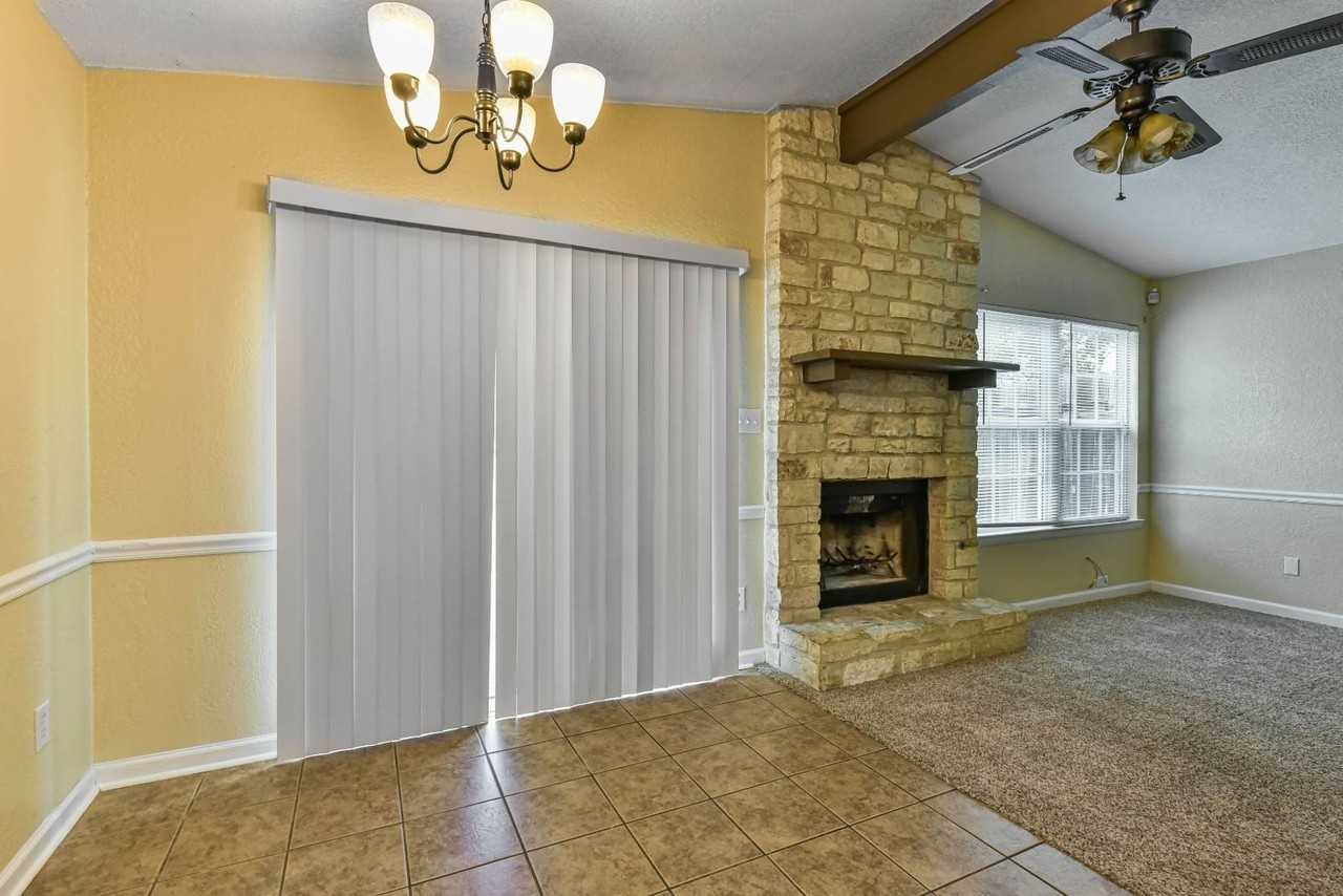 1149 Royal Crest Dr - Photo 2 of 9
