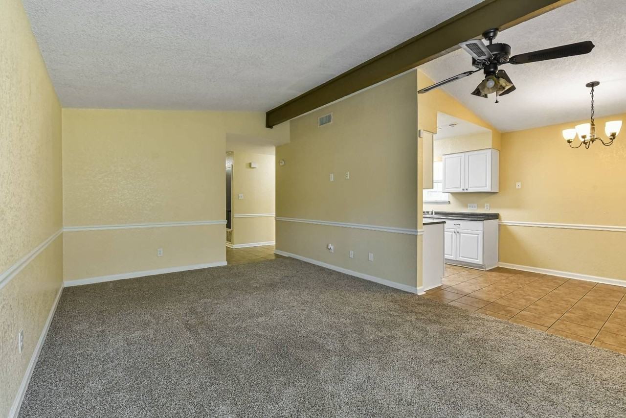 1149 Royal Crest Dr - Photo 6 of 9