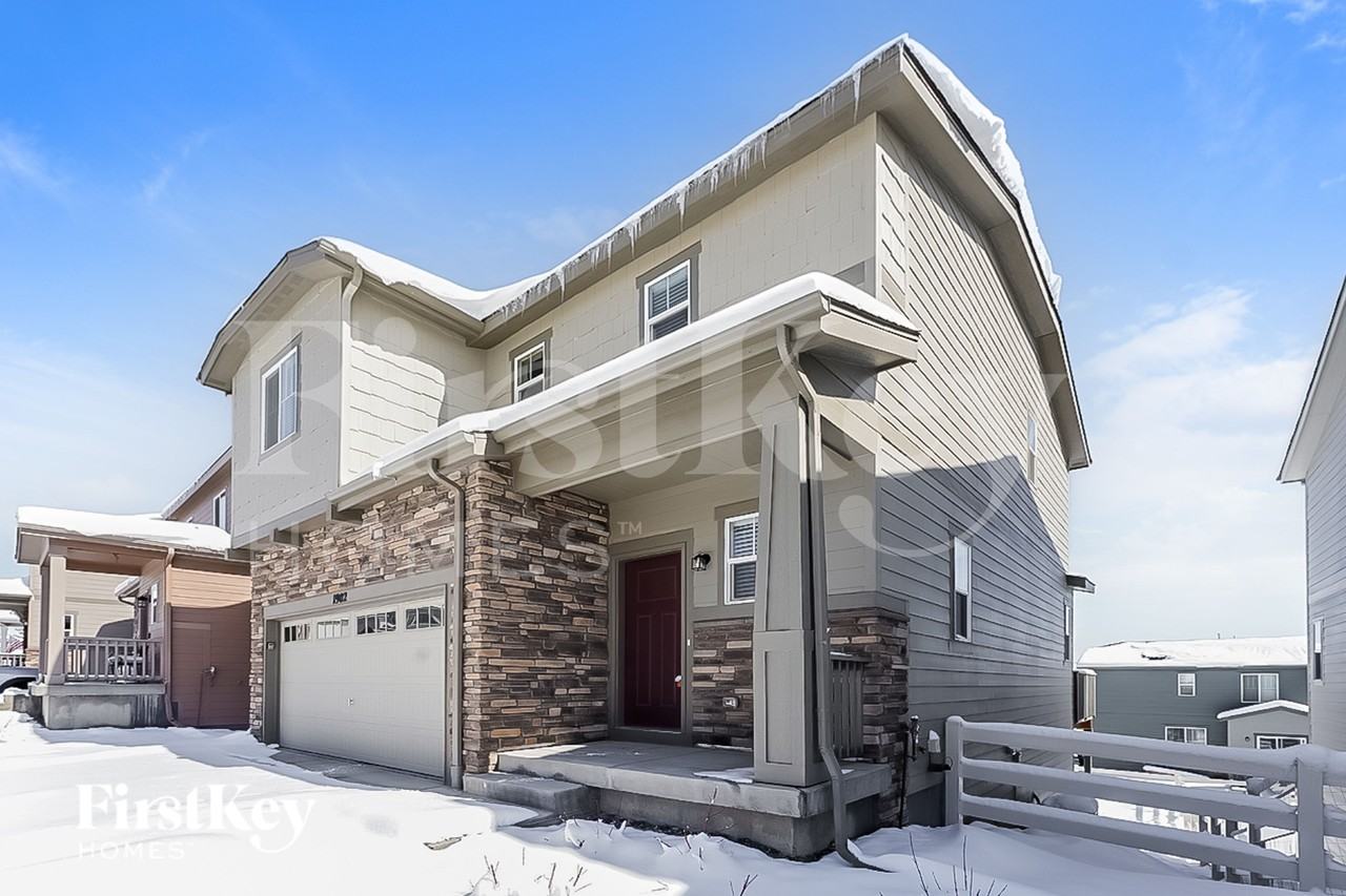 1902 Villageview Ln - Photo 2 of 18