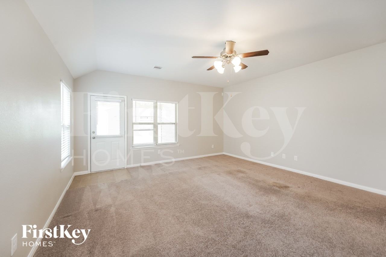 134 Piney Pathway - Photo 2 of 18