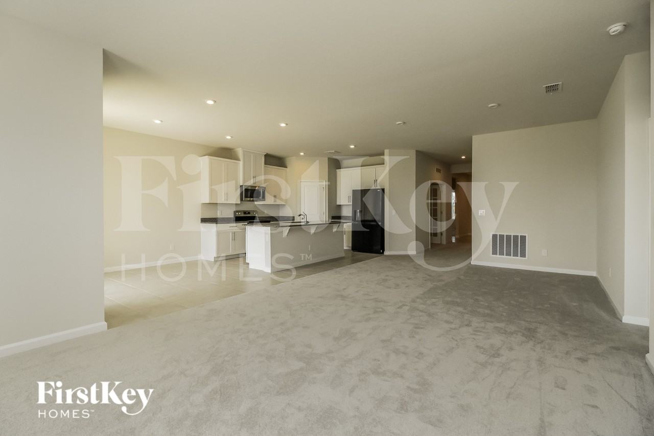 3058 Hill Point St - Photo 3 of 19