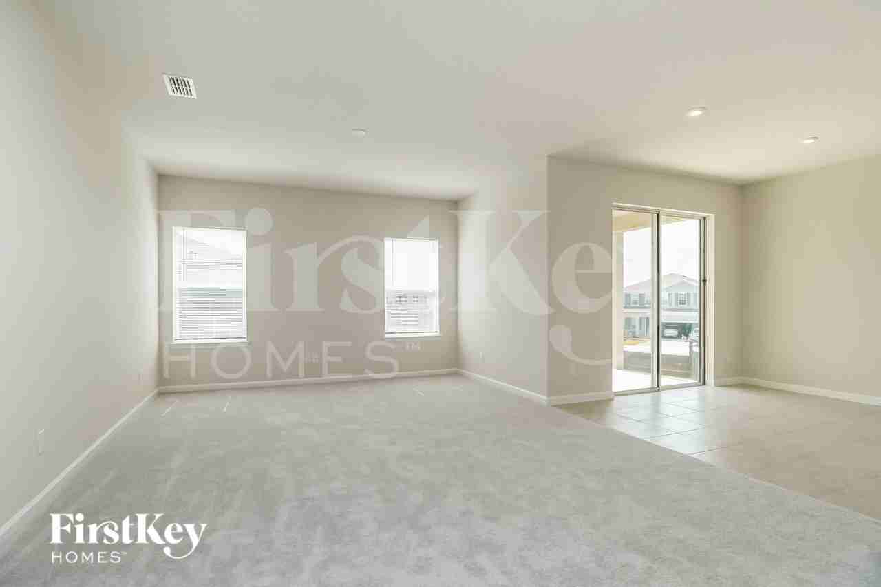 3058 Hill Point St - Photo 5 of 19