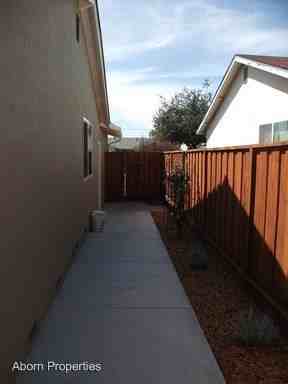 1828 Parkdale Way - Photo 3 of 21