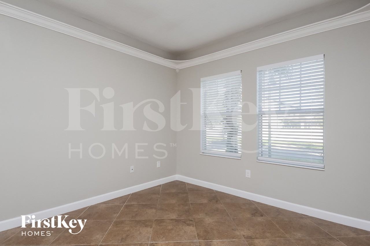 1958 Pantheon Dr - Photo 5 of 16