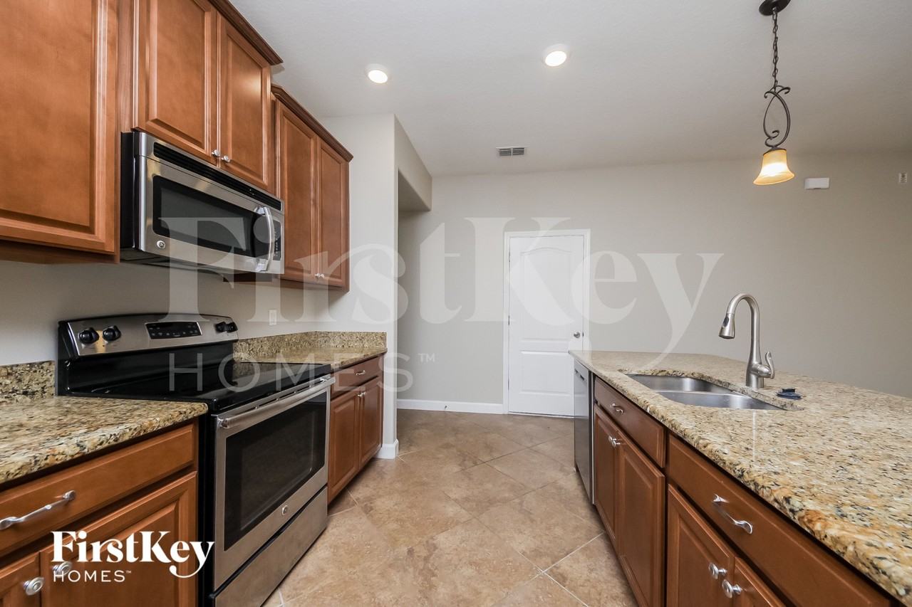 1958 Pantheon Dr - Photo 7 of 16