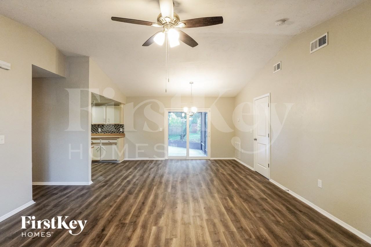 3017 Vista Palm Dr - Photo 2 of 19