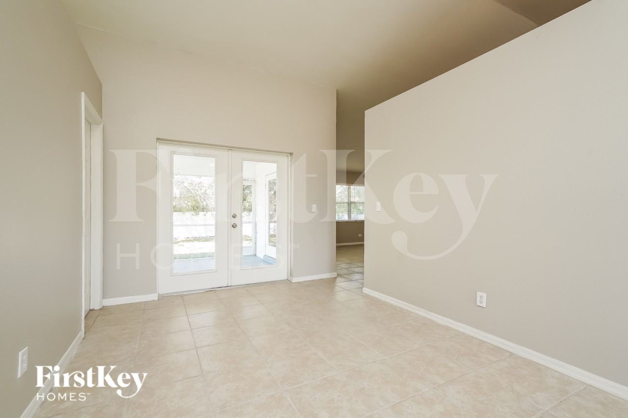 1828 Sw 3rd Pl - Photo 5 of 19