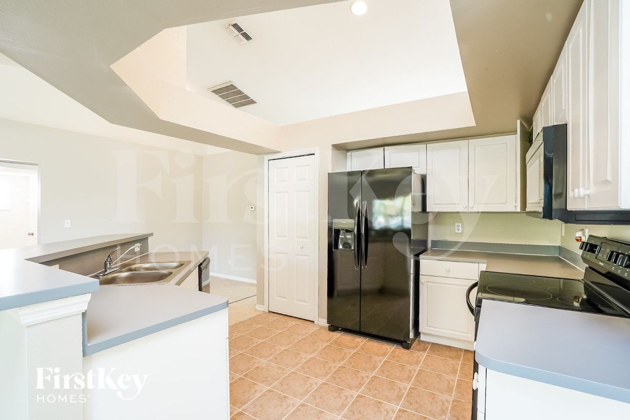 1828 Sw 3rd Pl - Photo 7 of 19