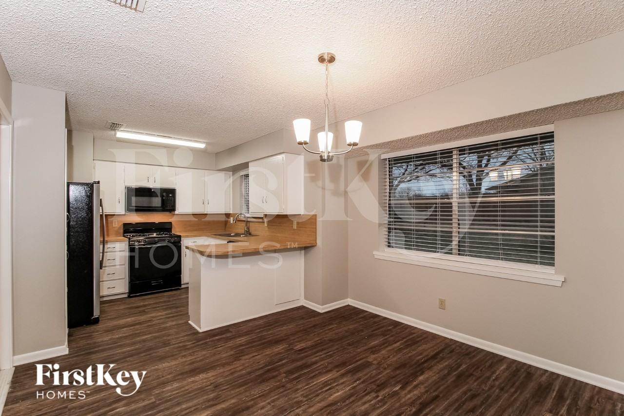 202 Carolyn Dr - Photo 7 of 19