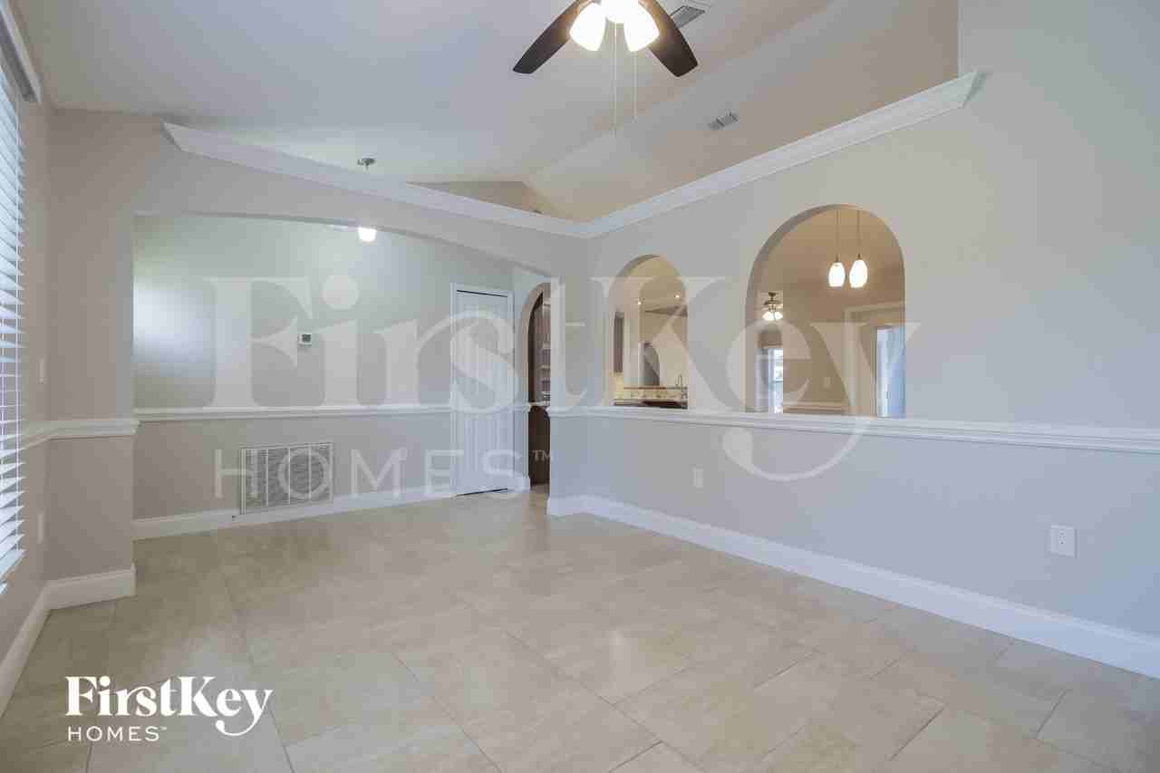 6633 Emil Ave - Photo 3 of 16