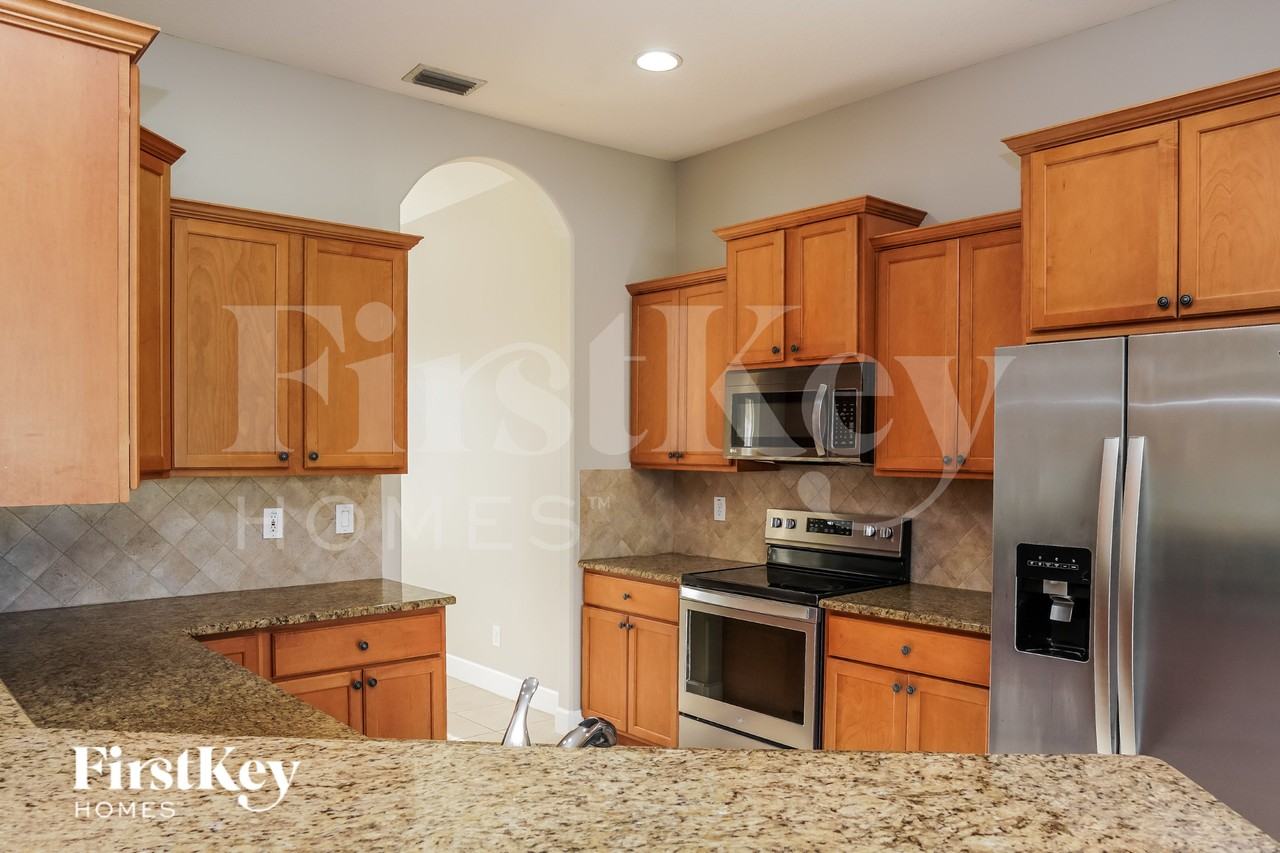 2655 Palomar Ave Se - Photo 5 of 15