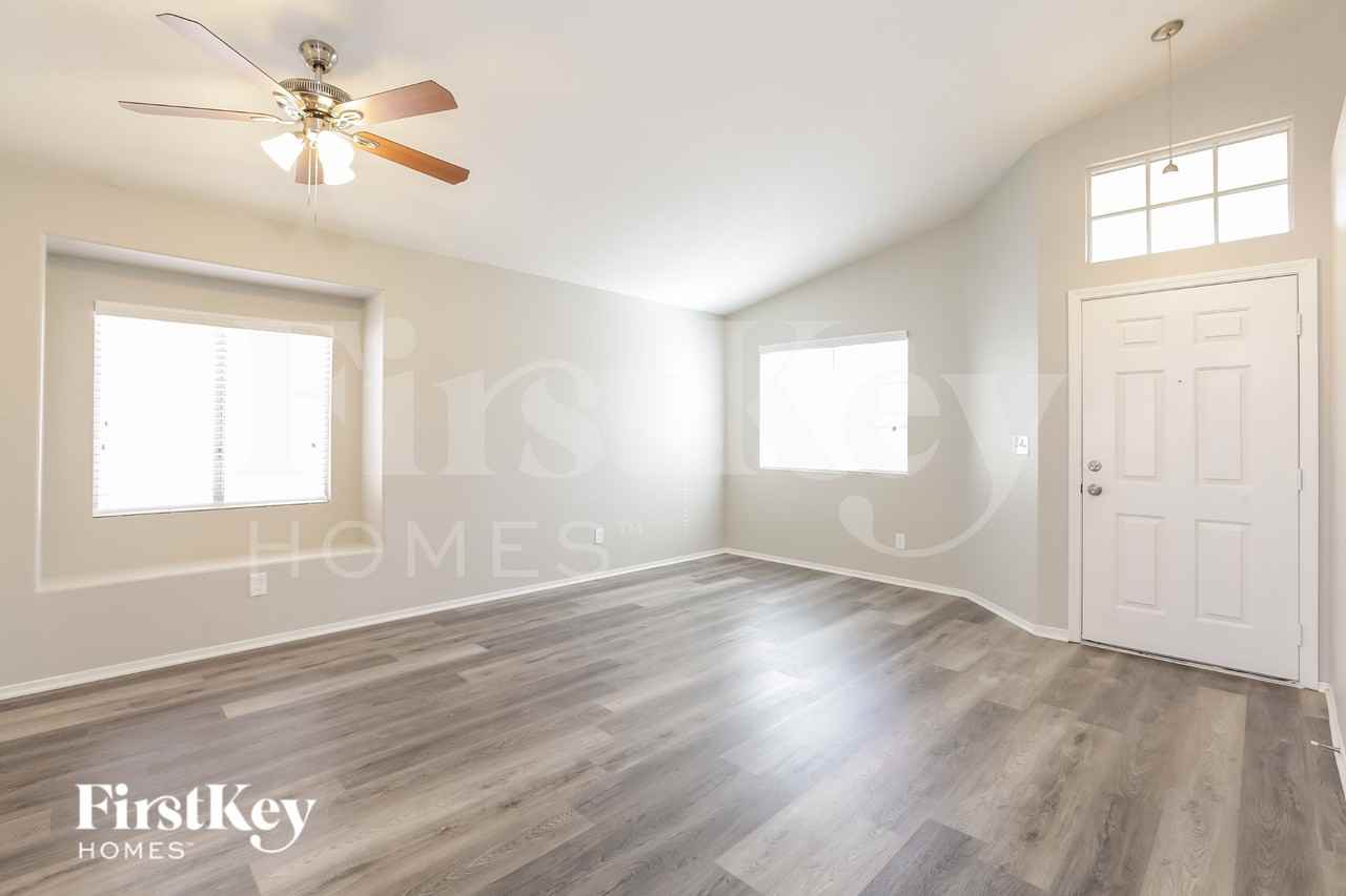 1900 Toscanini Way - Photo 3 of 18