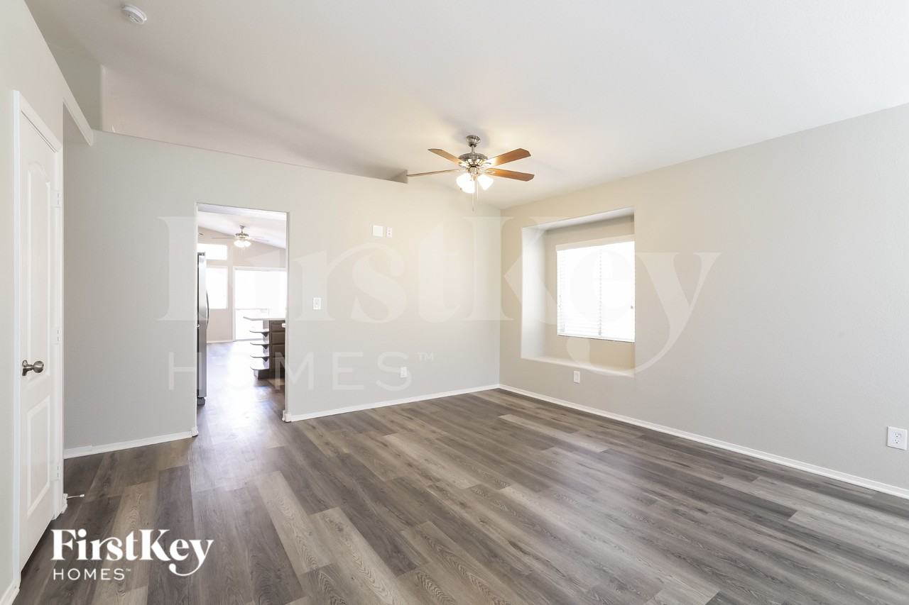 1900 Toscanini Way - Photo 5 of 18