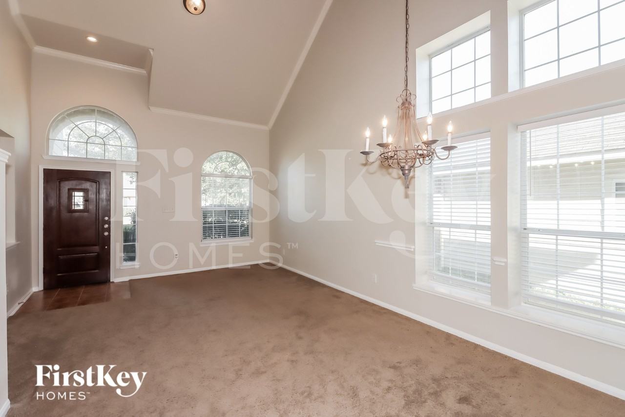 19211 Sunny Leaf Ln - Photo 5 of 20