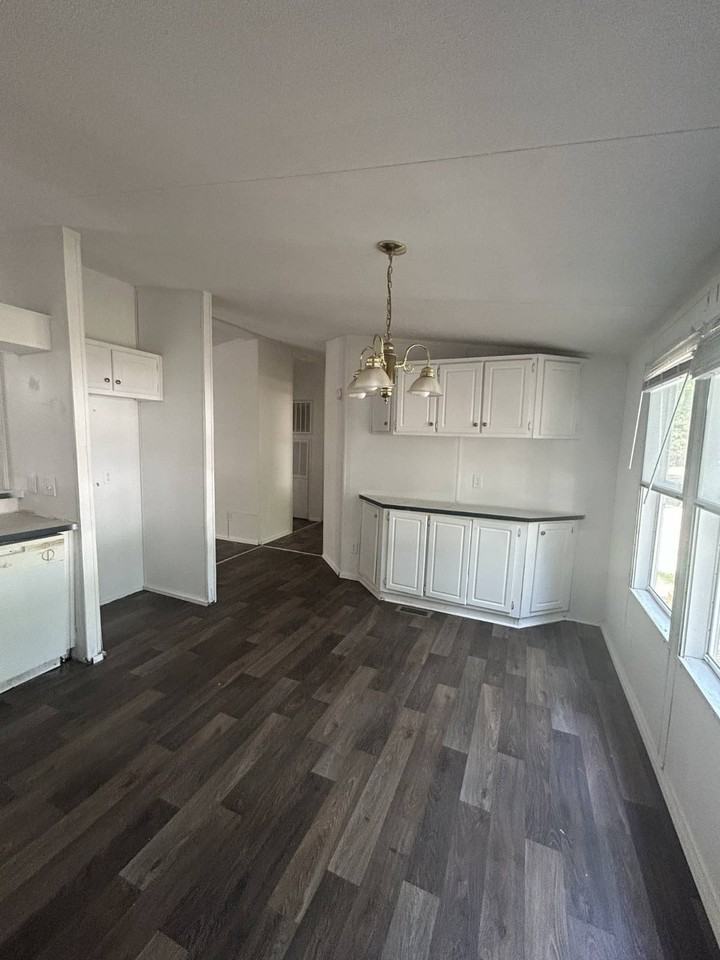 25 Westgate Cir - Photo 3 of 10