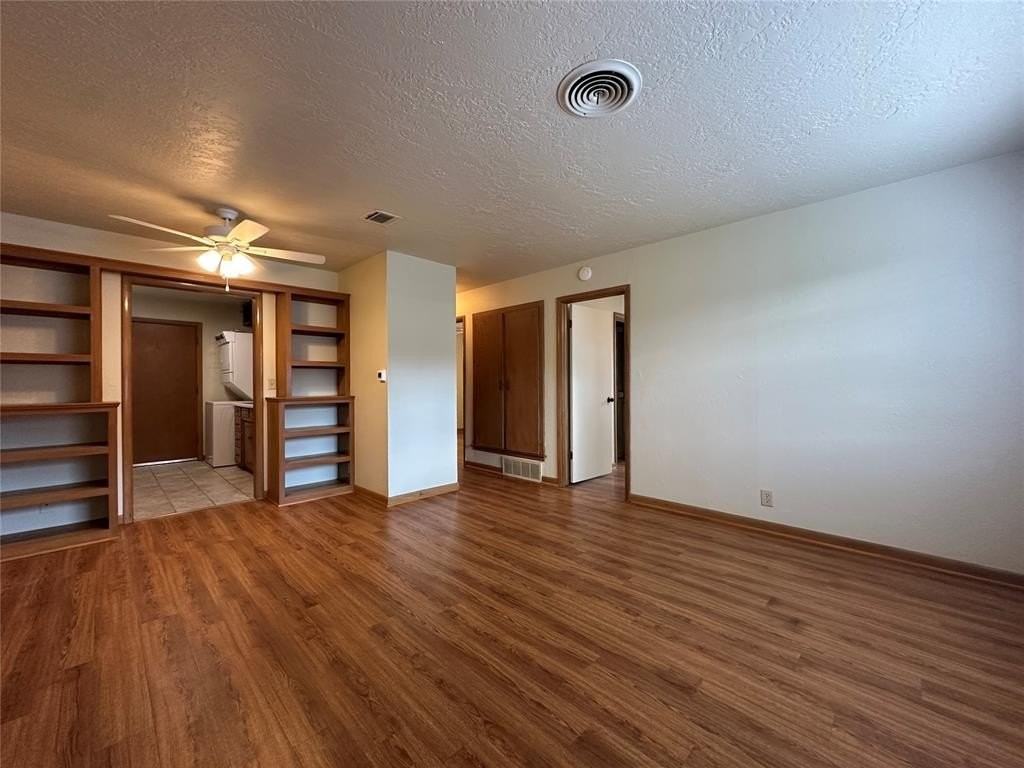 2023 Delaware Ln - Photo 3 of 14