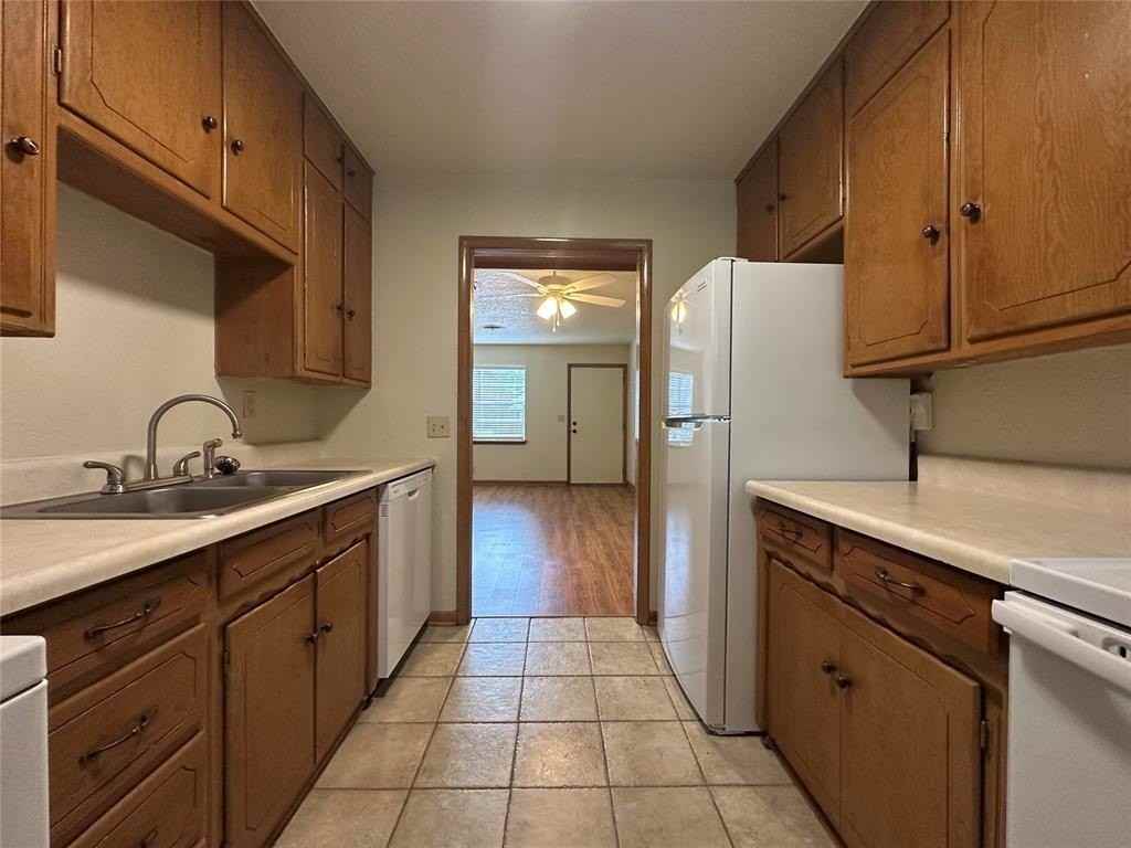 2023 Delaware Ln - Photo 7 of 14