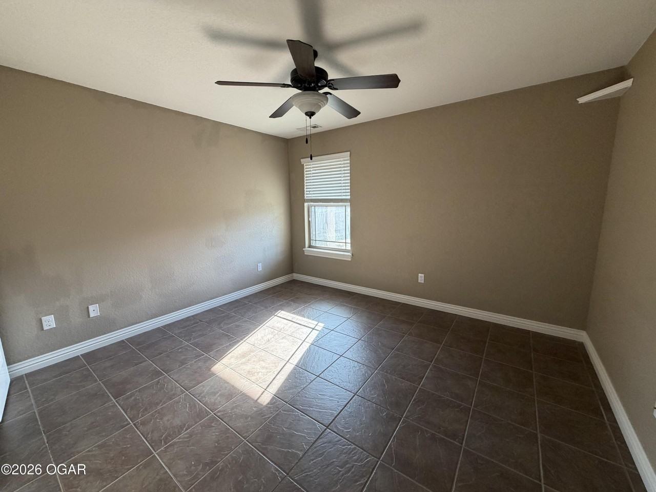 2108 Arizona Ave - Photo 6 of 11