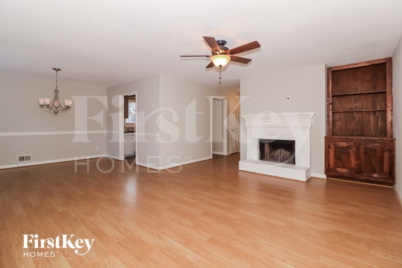 4480 Meadow Trl - Photo 3 of 18