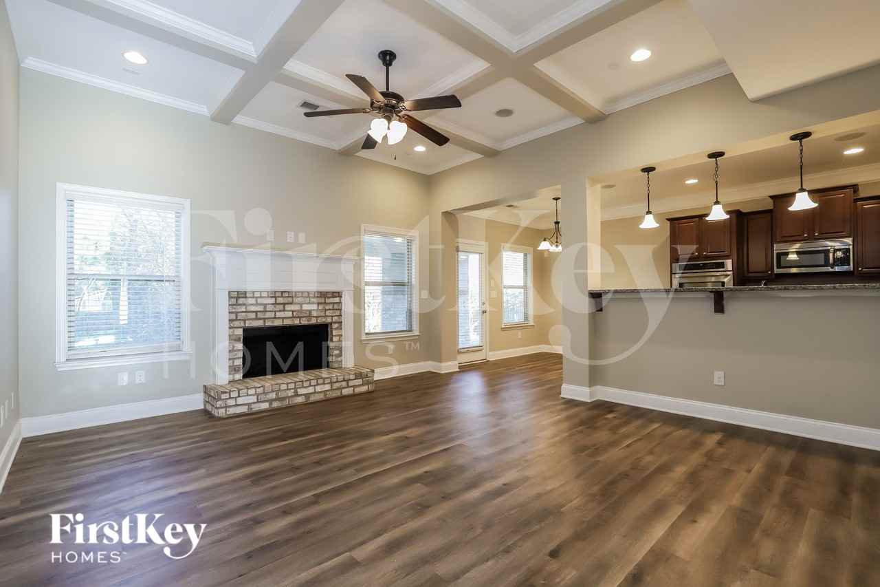 4351 Highland Gate Pkwy - Photo 3 of 18