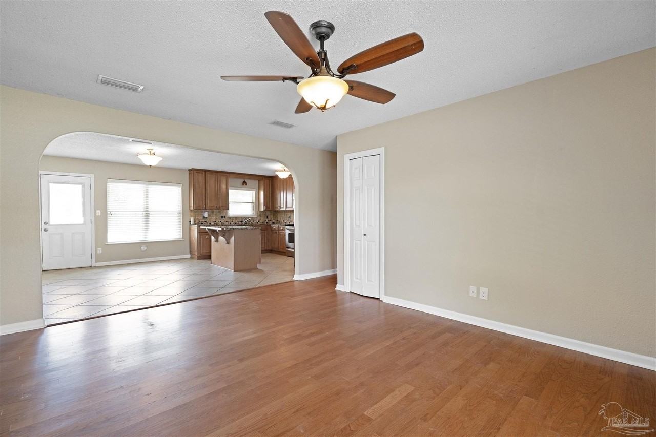 8137 Imperial Dr - Photo 2 of 16