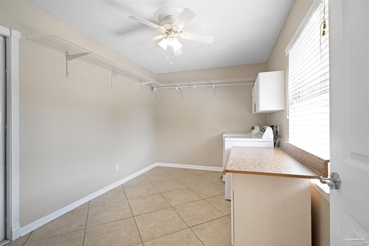 8137 Imperial Dr - Photo 6 of 16