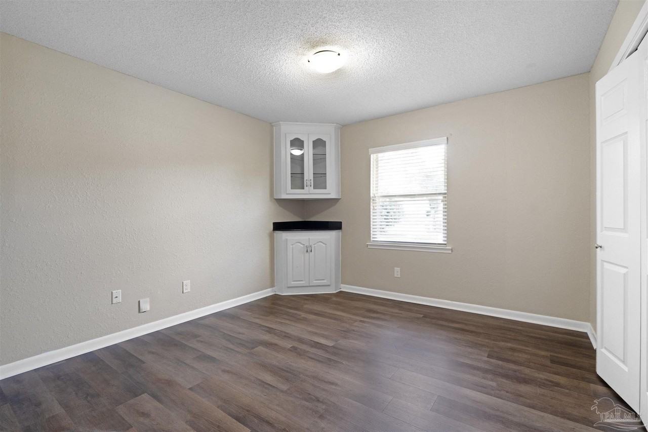 8137 Imperial Dr - Photo 7 of 16