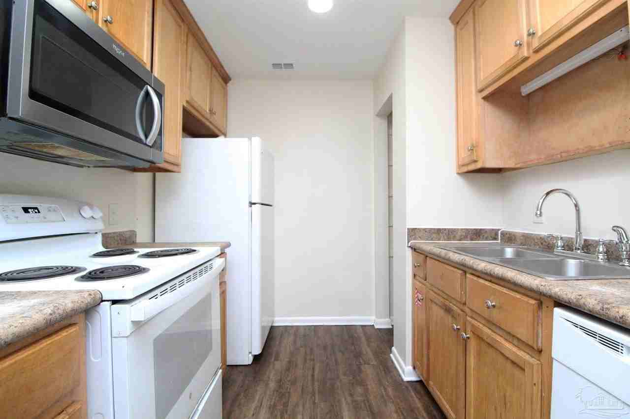 5207 Charbar Dr #B - Photo 4 of 16