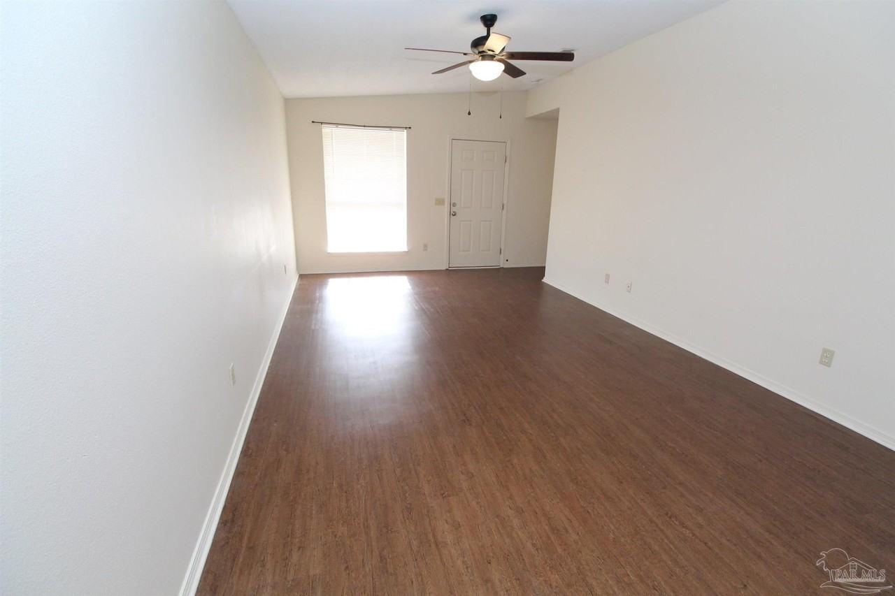 442 Bay Pine Villa Dr - Photo 3 of 16