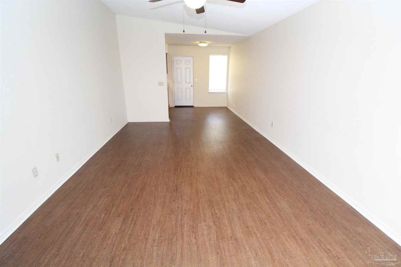 442 Bay Pine Villa Dr - Photo 4 of 16
