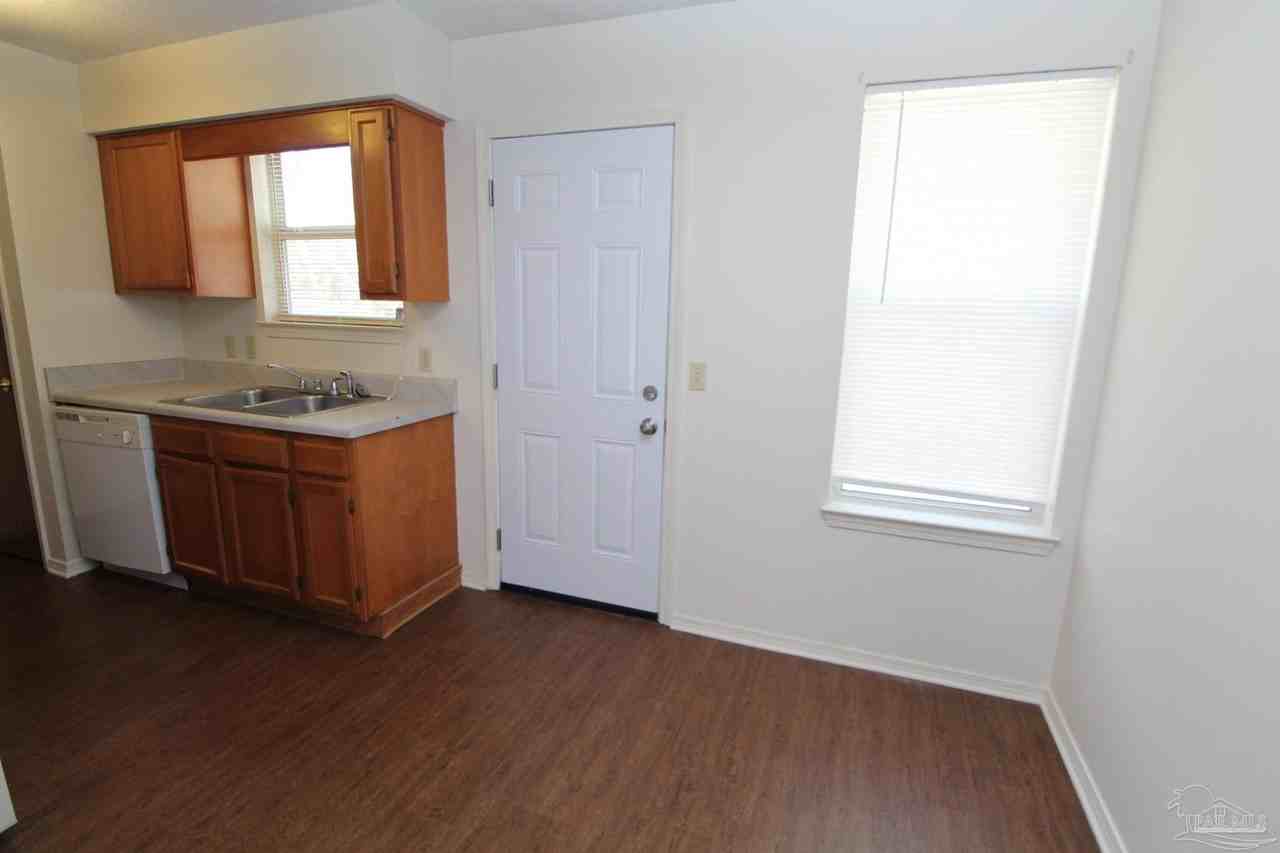 442 Bay Pine Villa Dr - Photo 7 of 16