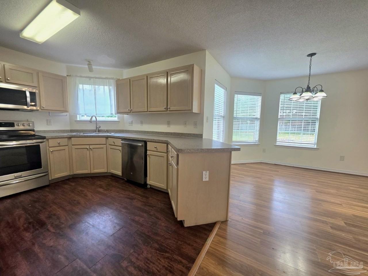6379 Mers Ln - Photo 5 of 21