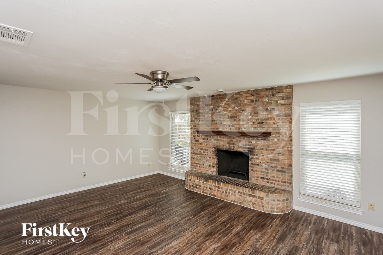11908 Metmora Ct - Photo 3 of 16
