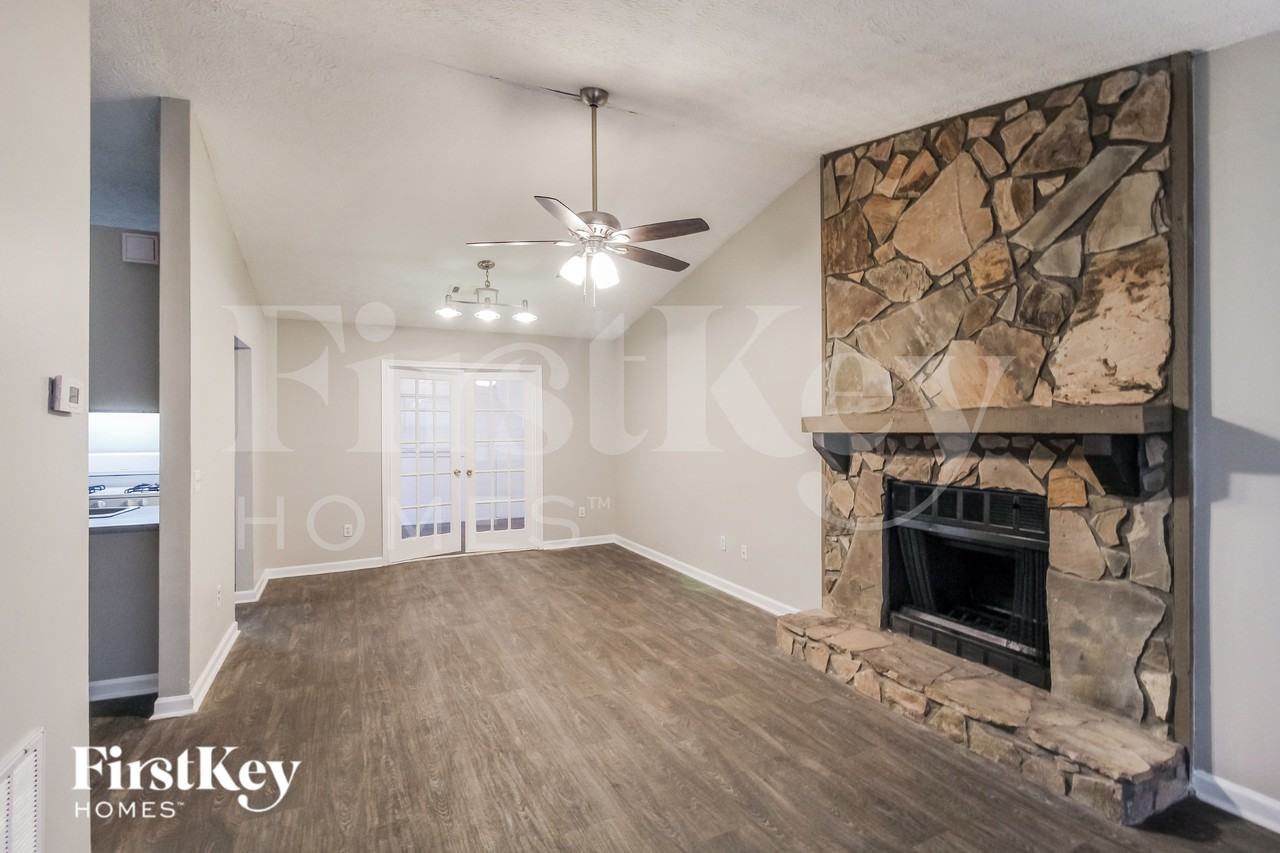 1163 Mainstreet Valley Dr - Photo 3 of 16