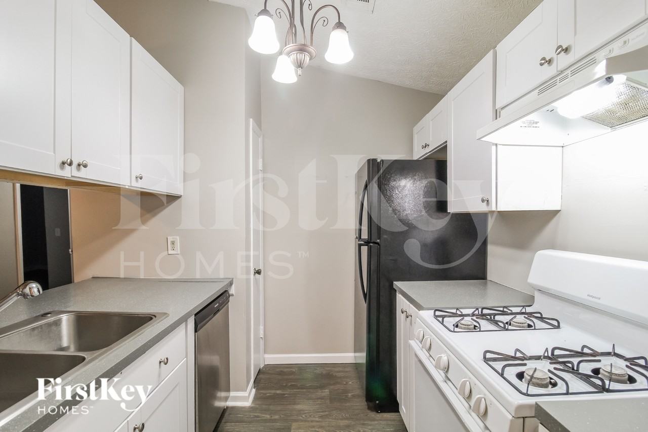 1163 Mainstreet Valley Dr - Photo 4 of 16