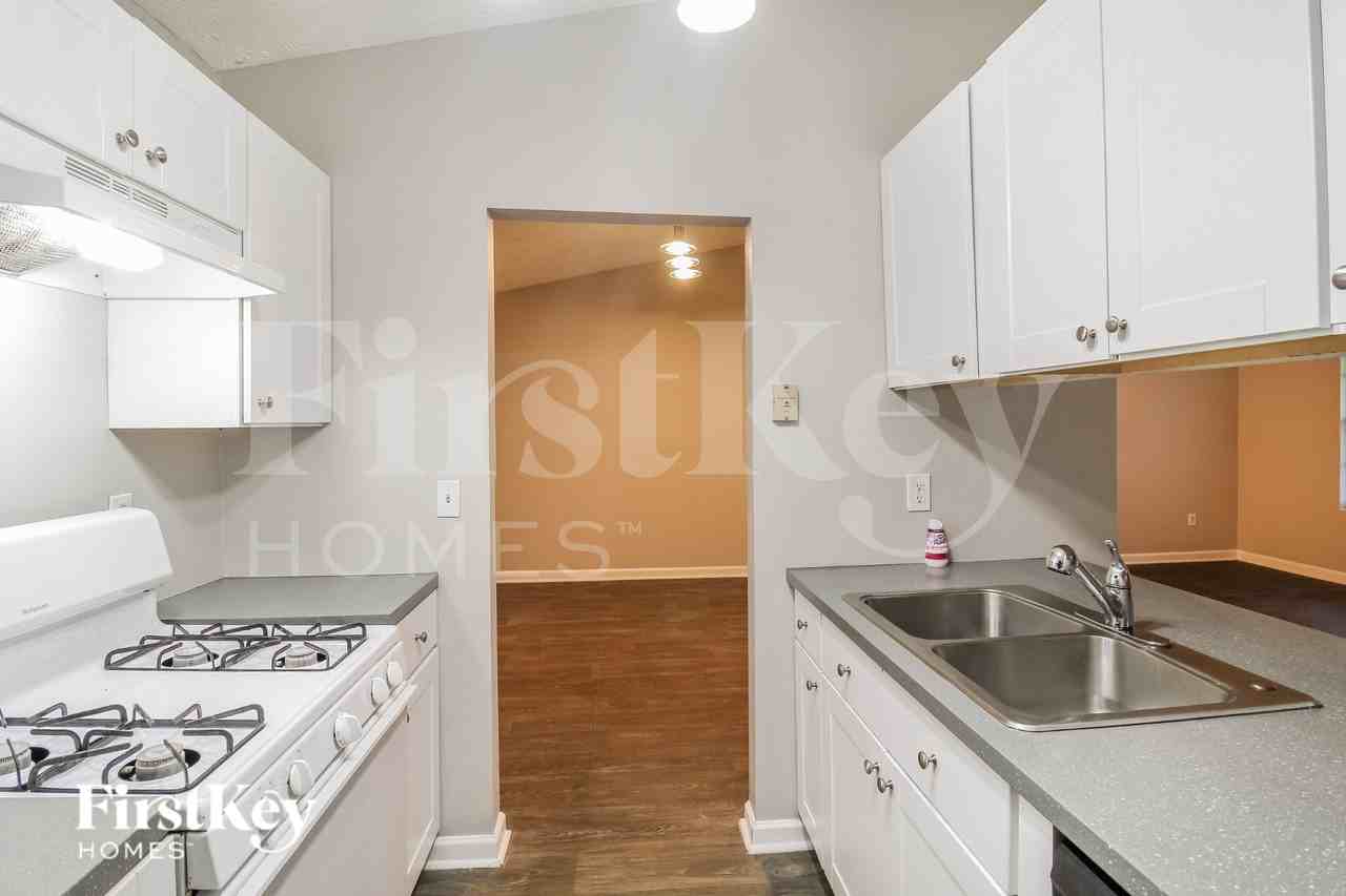 1163 Mainstreet Valley Dr - Photo 5 of 16