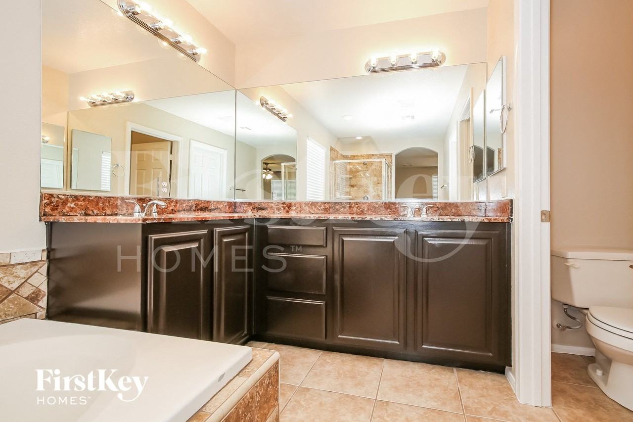 6068 Puesta Del Sol St - Photo 7 of 15