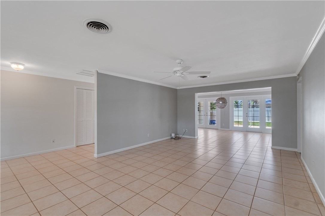 525 Iris Ln - Photo 2 of 36